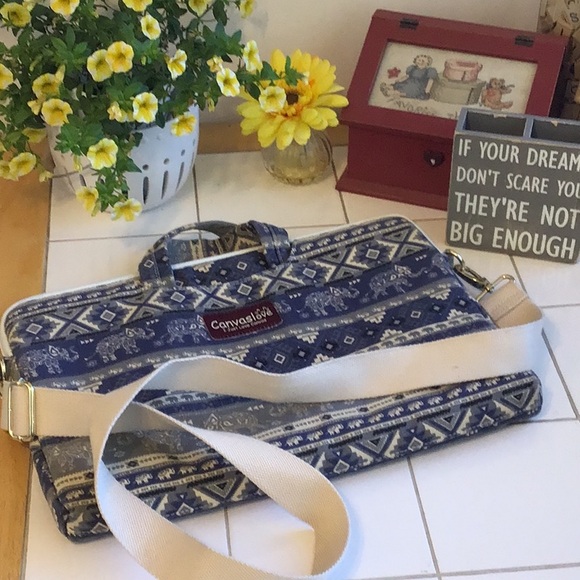 ‘Canvaslove’ Messenger/Laptop Shoulder Bag - Picture 1 of 7